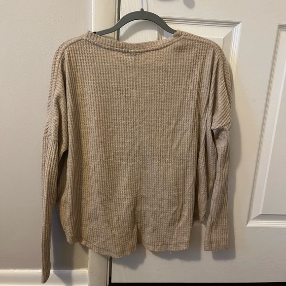 Urban Outfitters, tan waffle button up long sleeve with tie front, size XS - Picture 4 of 4